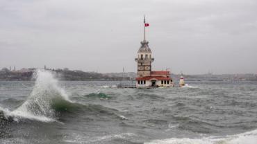 AKOM'dan İstanbul İçin Kritik Yağış Uyarısı: Sağanak, Gök Gürültüsü ve Dolu Bekleniyor