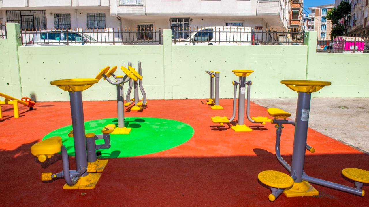 Esenyurt’ta Parklar Yenileniyor: Çocuklara Güvenli Oyun Alanları